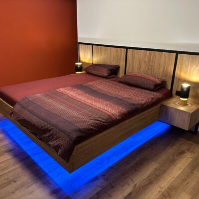 Stahl-Bettgestell mit RGB Beleuchtung